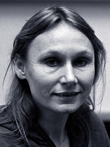 Angela Pleasence Headshot
