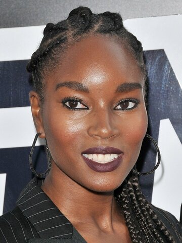 Damaris Lewis Headshot