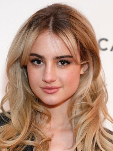 Grace Van Patten Headshot