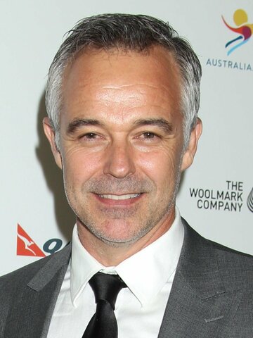Cameron Daddo Headshot