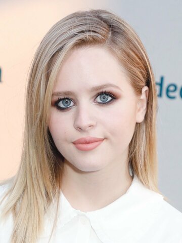 Lulu Wilson Headshot