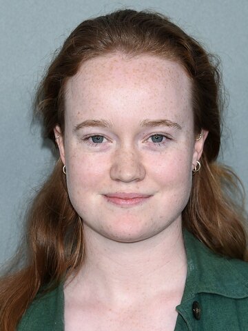 Liv Hewson Headshot