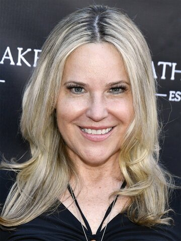 Beth Stolarczyk Headshot