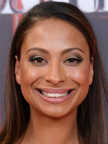 Laura Rollins Headshot