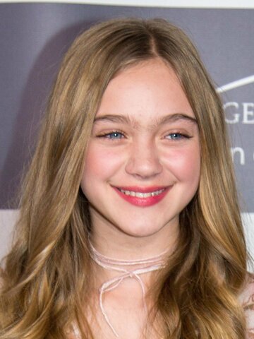 Isabel Gravitt Headshot