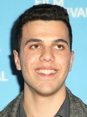 Elias Anton Headshot