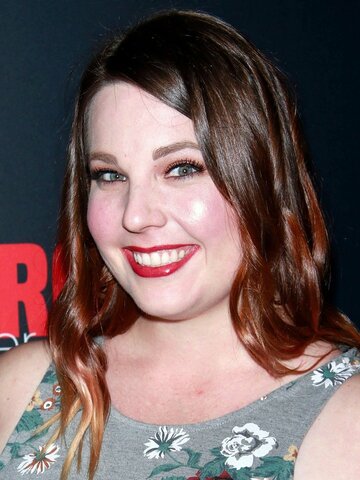 Lindsay Jones Headshot