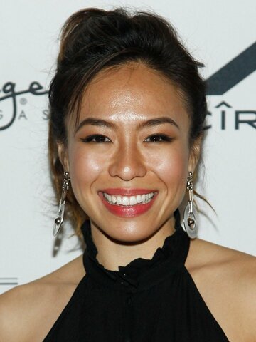 Linda Phan Headshot