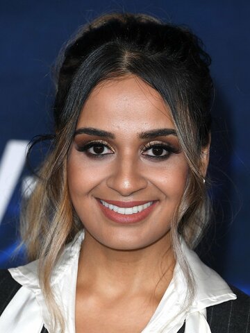Ambreen Razia Headshot