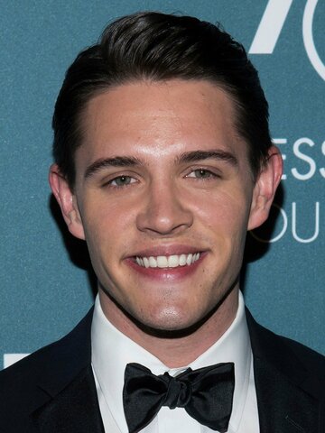 Casey Cott Headshot