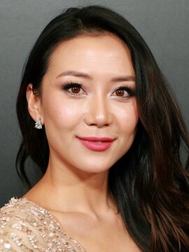 Angela Zhou Headshot