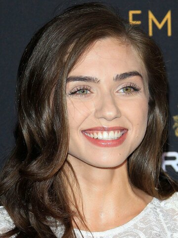 Victoria Konefal Headshot