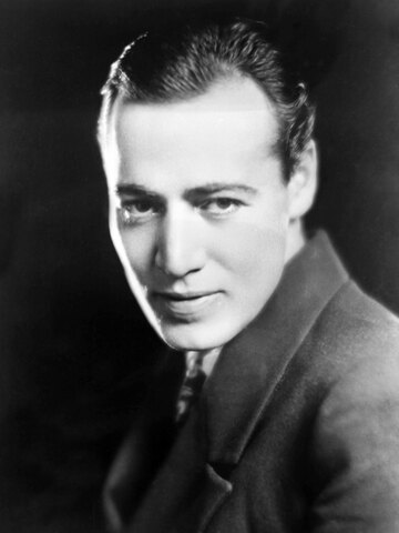 Leslie Fenton Headshot