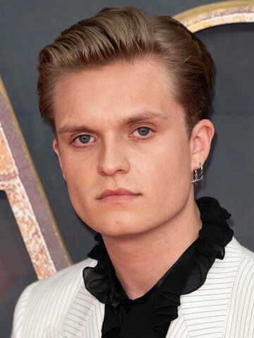 Tom Glynn-Carney Headshot