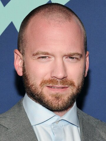 Sean Evans Headshot
