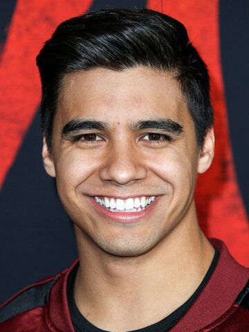 Jordan Buhat Headshot
