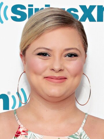 Aimee Hall Headshot