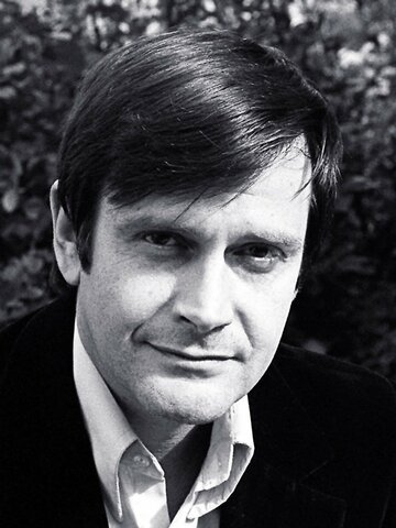 Ralph Bates Headshot