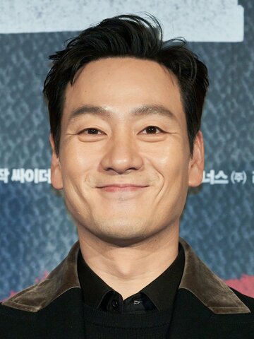 Park Hae-soo Headshot