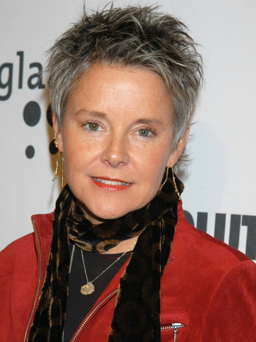 Amanda Bearse Headshot