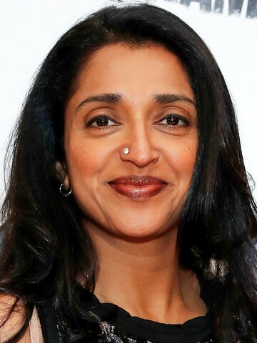Sindhu Vee Headshot