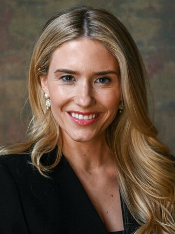 Katie Corwin Headshot