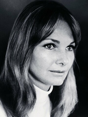 Barbara Loden Headshot