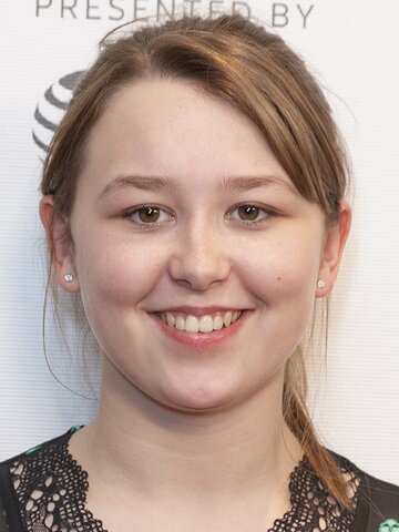 Liv Hill Headshot