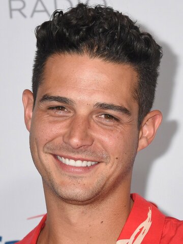 Wells Adams Headshot