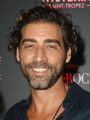 Giovanni Cirfiera Headshot