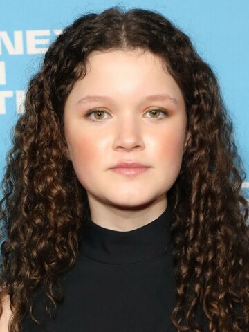 Julia Savage Headshot