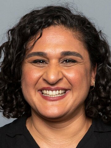 Samin Nosrat Headshot