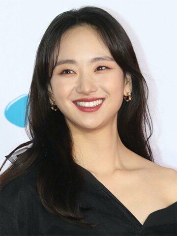 Won Jin-ah Headshot