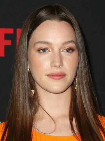 Victoria Pedretti - Actress