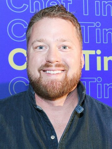Tim Hollingsworth Headshot