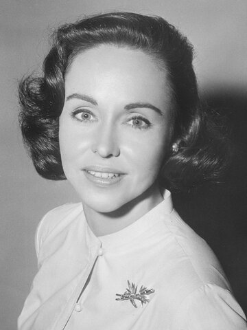 Frances Helm Headshot
