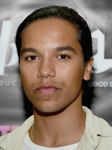 Tyler Dean Flores Headshot