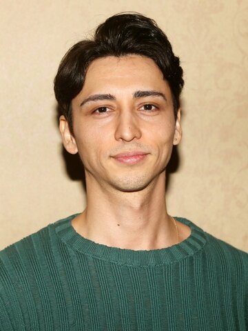 Julian Cihi Headshot