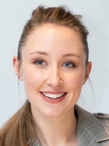 Erin Doherty Headshot