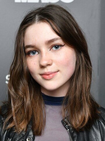 Alexa Swinton Headshot