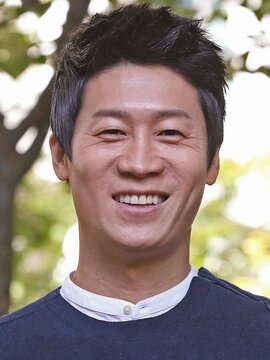 Jin Seon-kyu Headshot