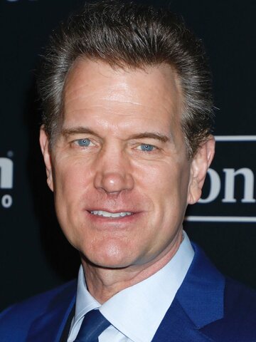 Chris Isaak Headshot