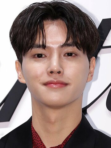Song Kang Headshot