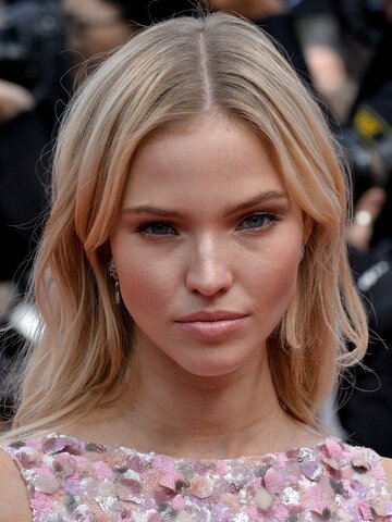 Sasha Luss Headshot
