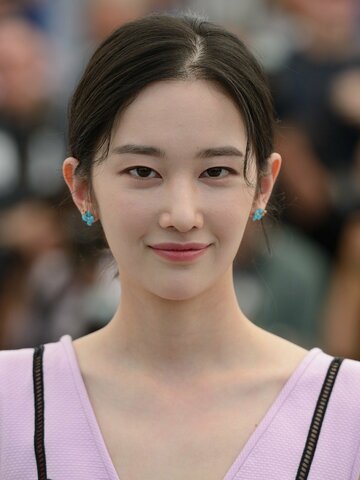 Jeon Jong-seo Headshot