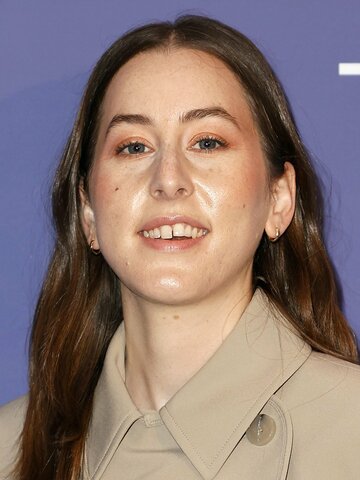 Alana Haim Headshot