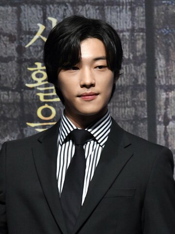 Woo Do-Hwan Headshot
