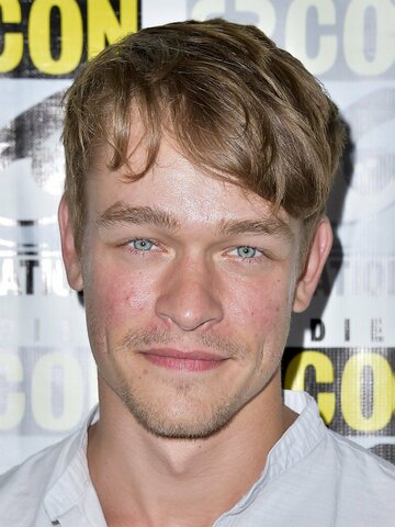 Thomas Elms Headshot