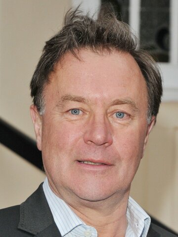 Christopher Villiers Headshot