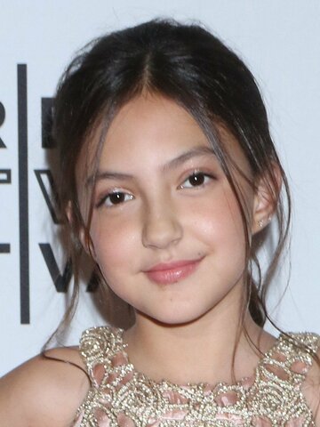 Elle Paris Legaspi Headshot